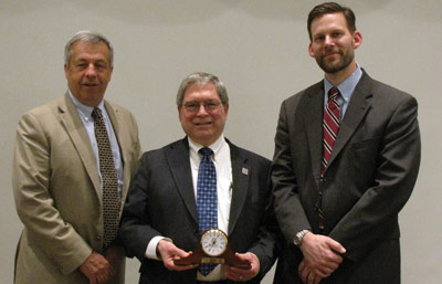 Joe Swartz receives alumni recognition award